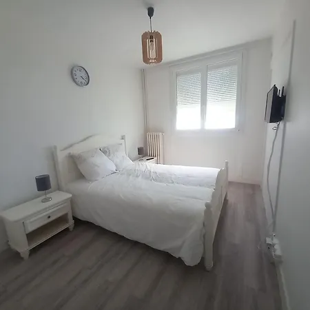 Le Valmy Apartment *